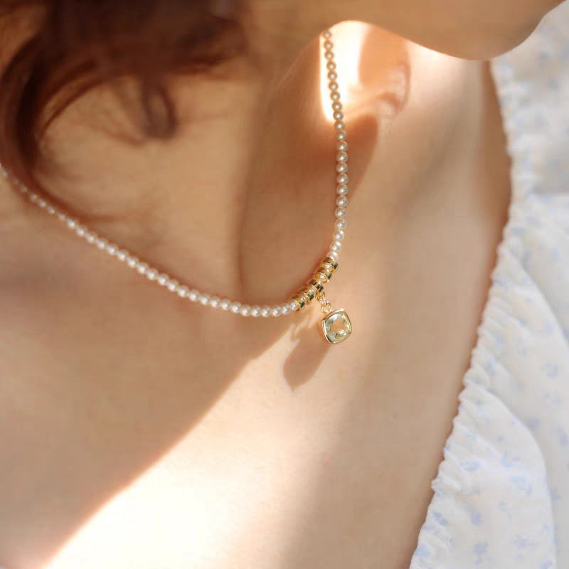 Gift Guide: Embrace Elegance with the Sparkling Star Necklace – The Perfect Summer Gift