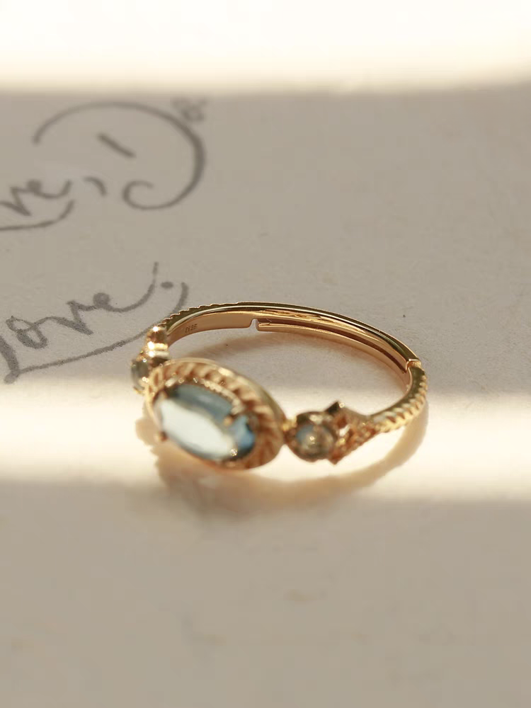 Every Sea is an Island: Vintage Blue Topaz Open Ring in Gold-Plated 925 Silver