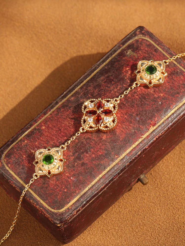 Flower Tile Bracelet: Vintage-Style Natural Gemstone Bracelet in Gold-Plated 925 Silver with Diopside and Garnet