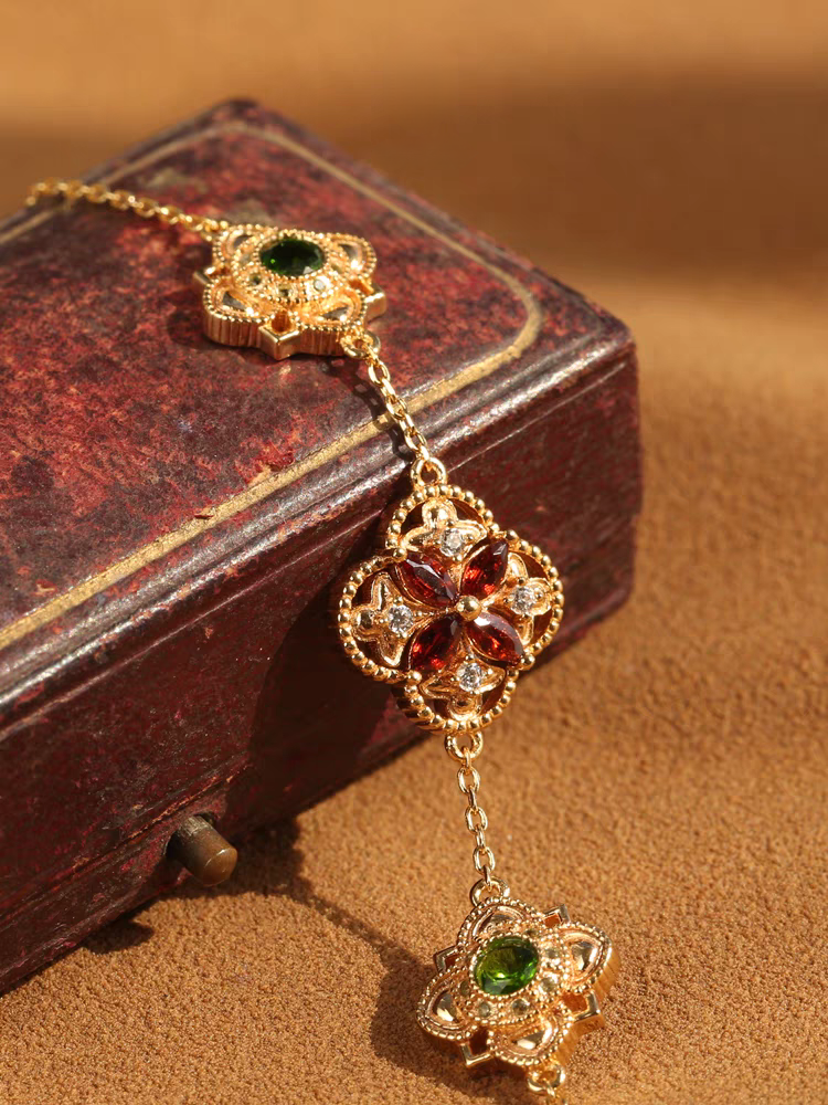 Flower Tile Bracelet: Vintage-Style Natural Gemstone Bracelet in Gold-Plated 925 Silver with Diopside and Garnet