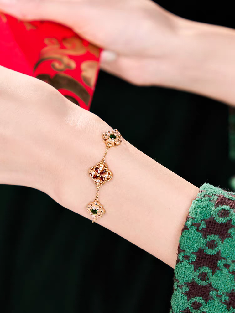 Flower Tile Bracelet: Vintage-Style Natural Gemstone Bracelet in Gold-Plated 925 Silver with Diopside and Garnet