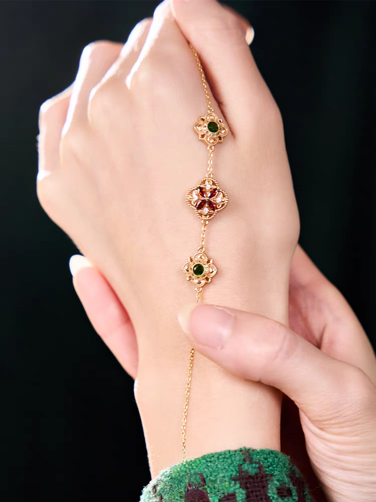 Flower Tile Bracelet: Vintage-Style Natural Gemstone Bracelet in Gold-Plated 925 Silver with Diopside and Garnet