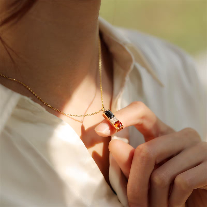 Twilight at Sunset Garnet & Black Shell Necklace – Romantic Sterling Silver Choker with Cubic Zirconia