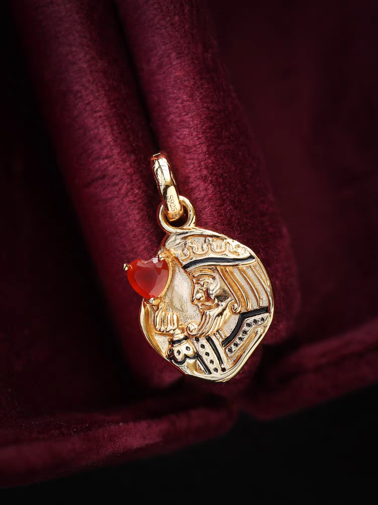 The King's Heart Vintage Coin Necklace - 925 Silver Gold-Plated Poker Heart Pendant with Red Agate