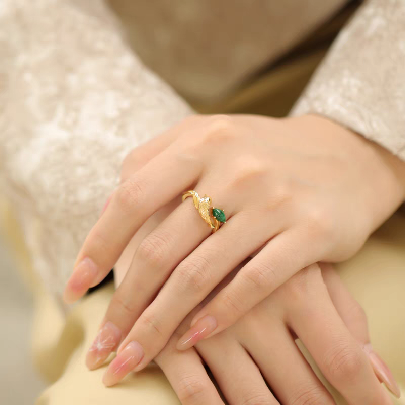 Emerald Messenger Ring – Freedom & Renewal in Gold-Plated Silver with Malachite