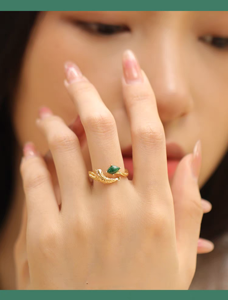 Emerald Messenger Ring – Freedom & Renewal in Gold-Plated Silver with Malachite