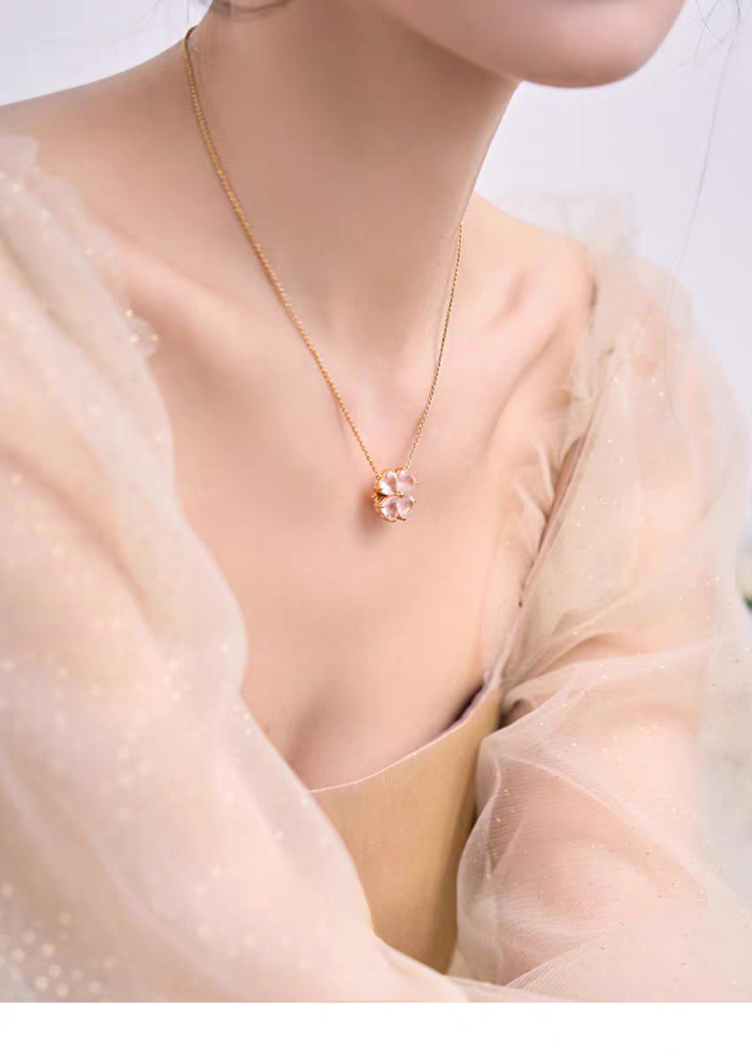 Sakura Bloom Necklace – Pink Heart Crystal & Gold-Plated Silver Cherry Blossom Pendant