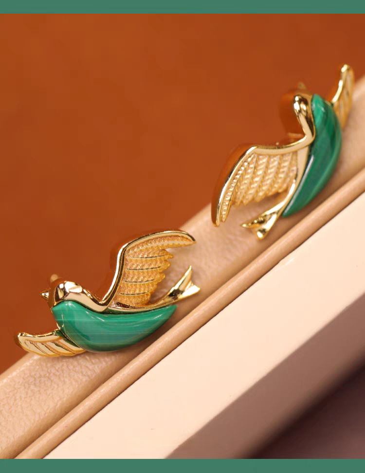 Emerald Bird: Malachite & Sterling Silver Stud Earrings - Elegant, Retro-Style Luxury Jewelry Gift