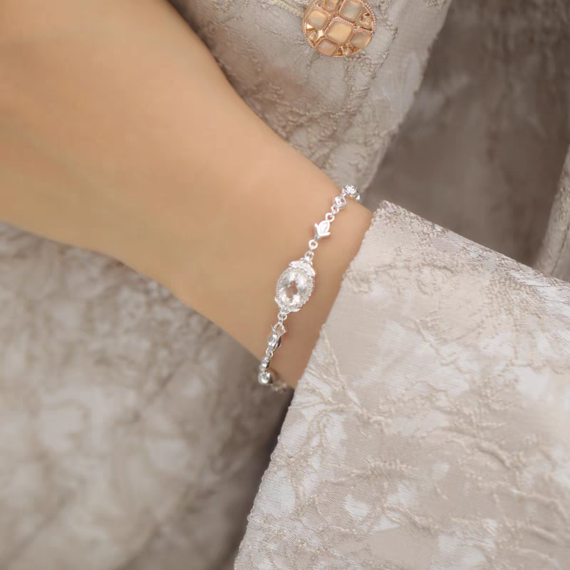 Vintage-Inspired White Crystal Bracelet – Sterling Silver Elegant Designer Piece