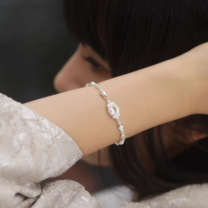 Vintage-Inspired White Crystal Bracelet – Sterling Silver Elegant Designer Piece